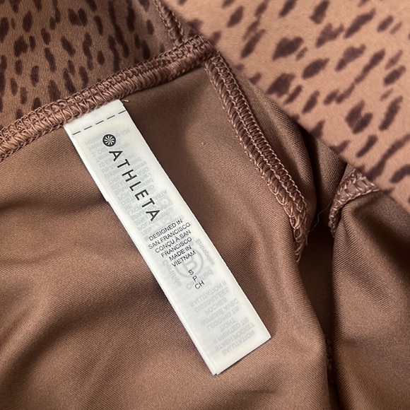 Athleta Salutation Stash 7/8 Tight - Picture 6 of 7